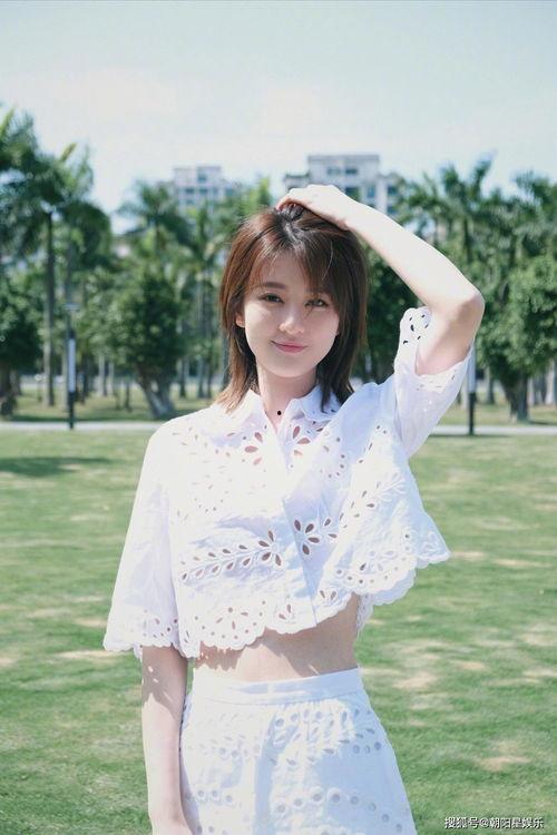 娱乐吃瓜酱 周雨彤,娱乐圈的“吃瓜达人”与她的多彩人生