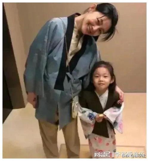 韩国娱乐圈吃瓜爆料,明星夫妻甜蜜与苦涩、偷税丑闻、潜规则内幕大揭秘