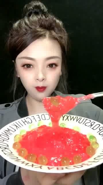 娱乐吃瓜酱姐姐和弟弟,姐姐助力弟弟，亲情与事业双丰收