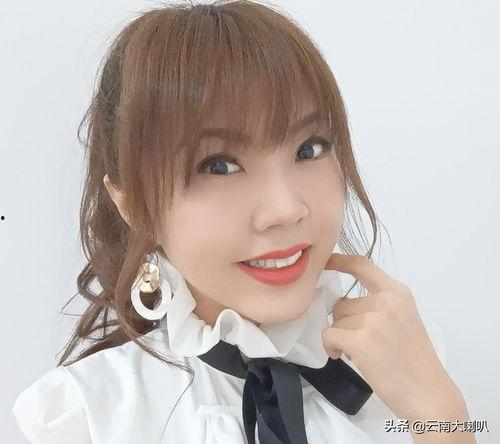 娱乐吃瓜壁纸图片可爱女,吃瓜壁纸中的可爱女生风尚