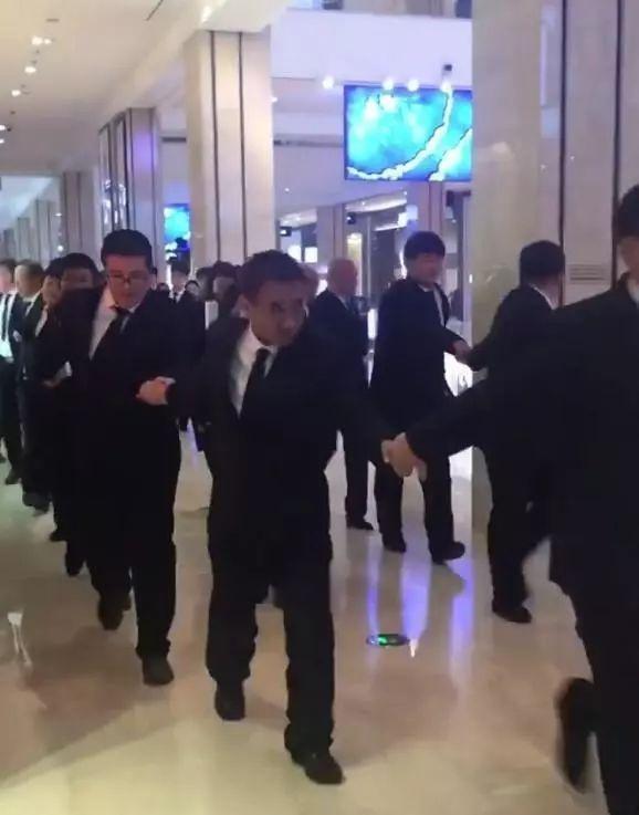 娱乐吃瓜酱现在人花钱,揭秘网红经济背后的消费现象