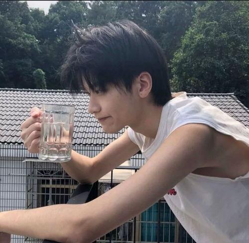 娱乐吃瓜头像男真人高清,潮流帅气风格尽收眼底 第2张 娱乐吃瓜头像男真人高清,潮流帅气风格尽收眼底 第2张