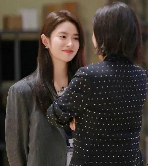 娱乐圈吃瓜爆料女生,揭秘明星恋情、绯闻与争议 第3张 娱乐圈吃瓜爆料女生,揭秘明星恋情、绯闻与争议 第3张