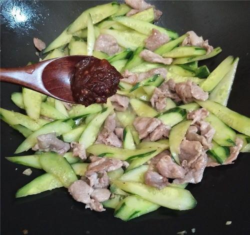 娱乐吃瓜酱酒肉朋友,揭秘娱乐圈中的美食与友情 第3张 娱乐吃瓜酱酒肉朋友,揭秘娱乐圈中的美食与友情 第3张
