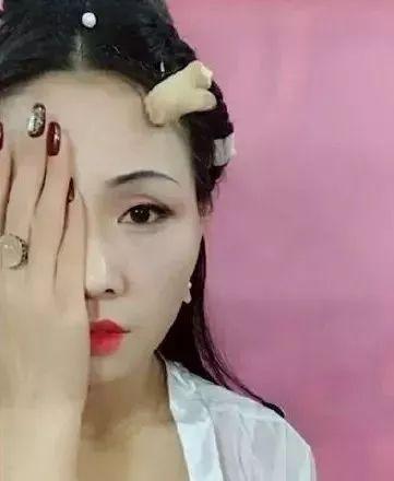 女生化妆娱乐吃瓜酱,女生们的快乐生活解码 第3张 女生化妆娱乐吃瓜酱,女生们的快乐生活解码 第3张