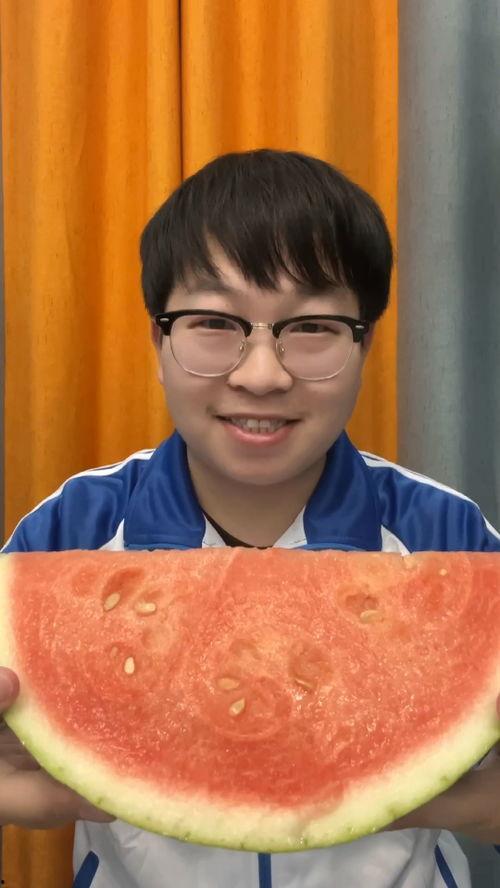 沉浸式吃瓜娱乐圈,揭秘娱乐圈的瓜田秘境 第2张 沉浸式吃瓜娱乐圈,揭秘娱乐圈的瓜田秘境 第2张