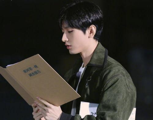 成毅娱乐吃瓜爆料视频,揭秘明星幕后故事 第2张 成毅娱乐吃瓜爆料视频,揭秘明星幕后故事 第2张