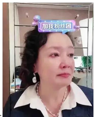 娱乐圈吃瓜模板制作,揭秘明星们的幕后恩怨与情感纠葛  第3张