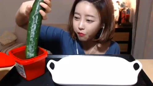 娱乐吃瓜酱美女视频,揭秘美女视频背后的故事  第2张