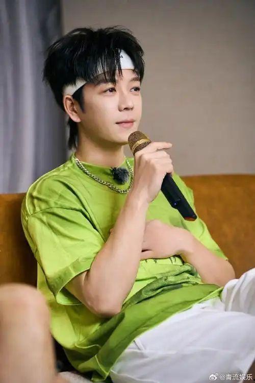 吃瓜娱乐王栎鑫视频,揭秘明星幕后趣事 第3张 吃瓜娱乐王栎鑫视频,揭秘明星幕后趣事 第3张