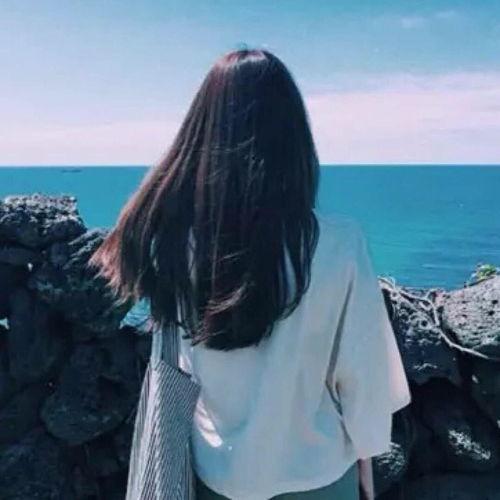 娱乐吃瓜酱背影头像女,揭秘娱乐吃瓜酱背后的神秘女生  第2张