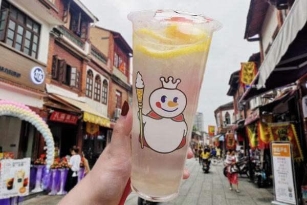 吃瓜娱乐酱蜜雪冰城,吃瓜娱乐酱的甜蜜邂逅  第2张