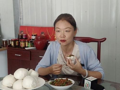 娱乐吃瓜酱易晕饭,揭秘明星幕后趣事  第3张