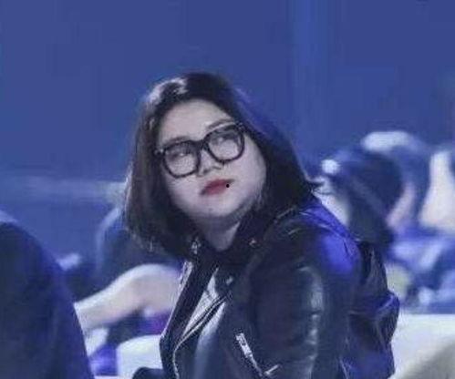 娱乐圈地产王吃瓜,揭秘娱乐圈中的地产大亨吃瓜史  第3张